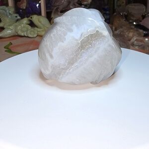 Crystal Druzy Agate Peach Carving